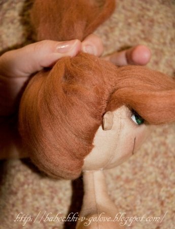 Шерсть + иголки = причёска для куклы. Мастер-класс