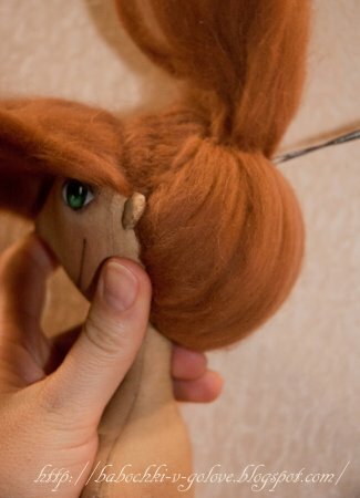 Шерсть + иголки = причёска для куклы. Мастер-класс