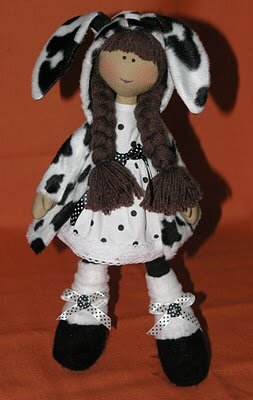 Текстильная Кукла в черно-белом пальтишке (выкройка)