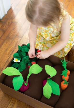 Развивающие игрушки из фетра - Грядки для малышей